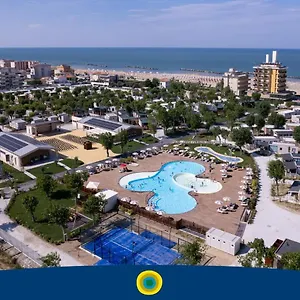 **** Kompleks wypoczynkowy Club Del Sole Family Włochy
